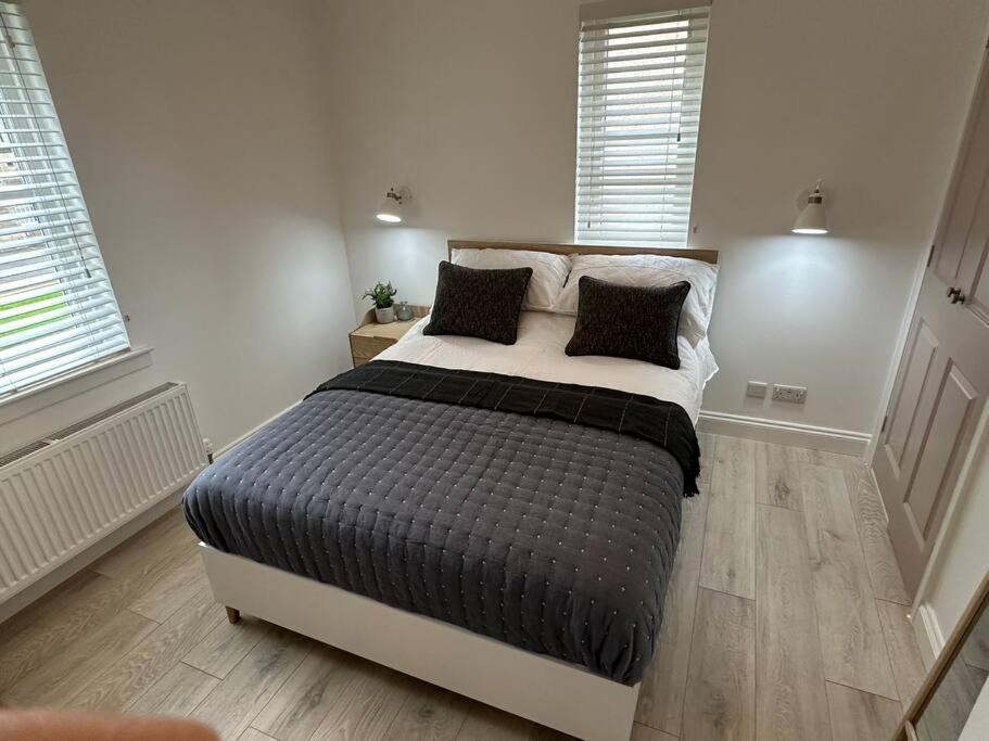 Premium Executive Apartment In Dunfermline Exterior photo