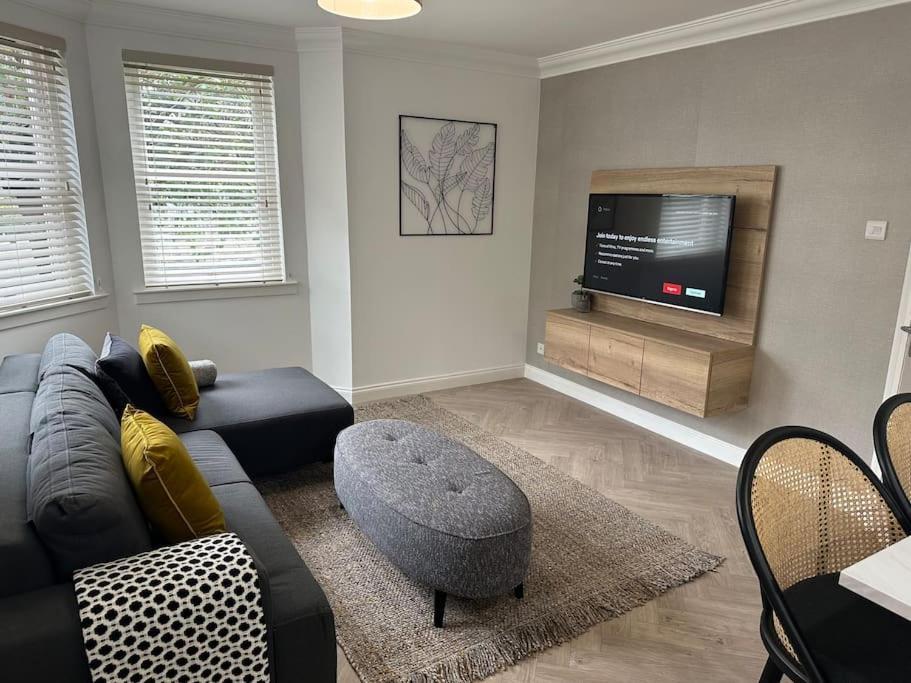 Premium Executive Apartment In Dunfermline Exterior photo